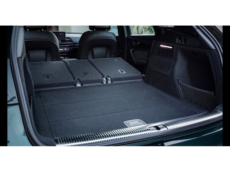 فضای بار آئودی